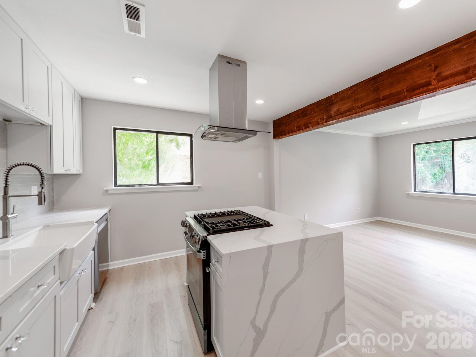 Property Photo: 4925 Springview Road NC 28213