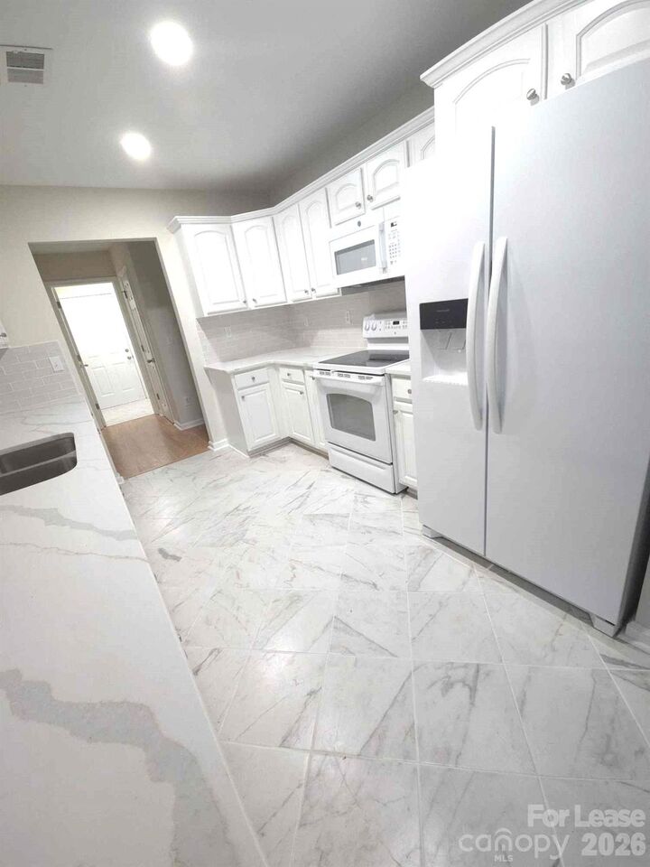 Property Photo: 3008 Cornflower Lane NC 28079
