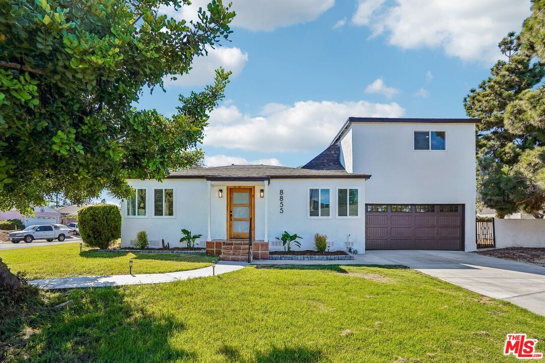 Property Photo: 8855 Lilienthal Ave CA 90045