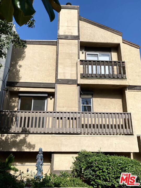Property Photo: 1628 N Formosa Ave, Unit A CA 90046