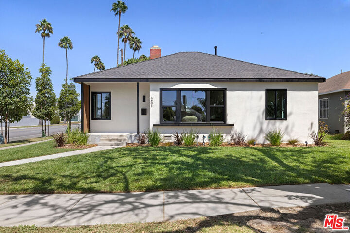 Property Photo:  3604 S Muirfield Rd  CA 90016 