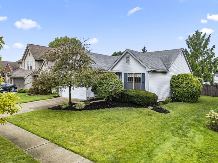 Property Photo: 5924 Heritage Farms Drive OH 43026