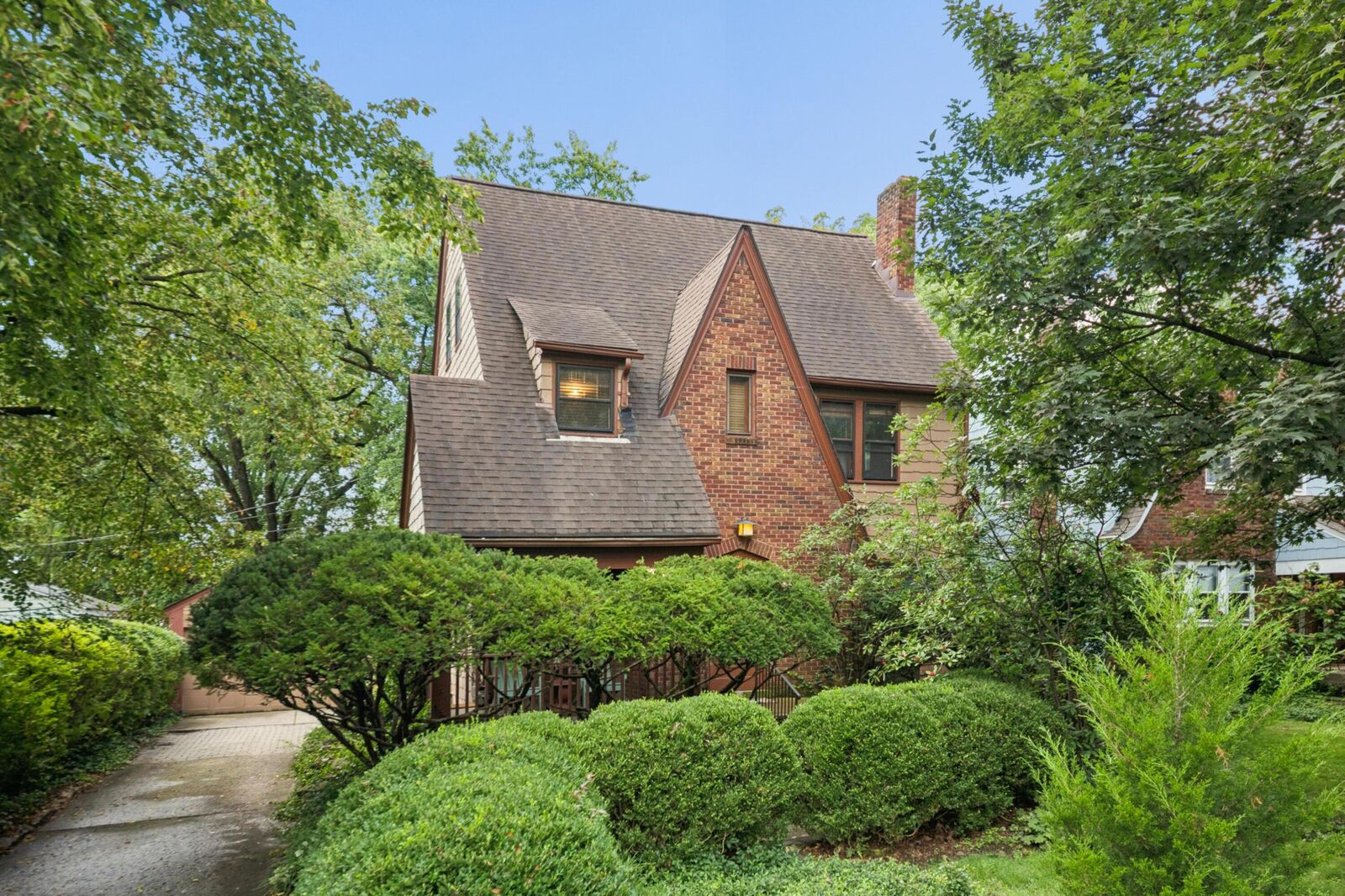 Property Photo: 393 Mimring Road OH 43202