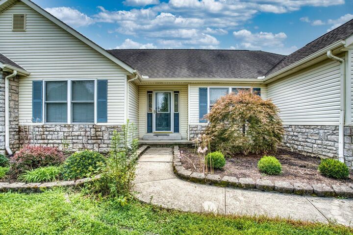 Property Photo:  71 Bluegrass Drive  OH 43062 