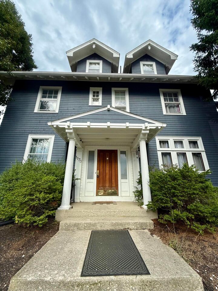 Property Photo: 1173 E Center Street OH 43302