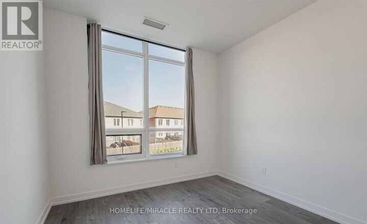 Property Photo:  1010 Dundas Street East 220  ON L1N 2K2 