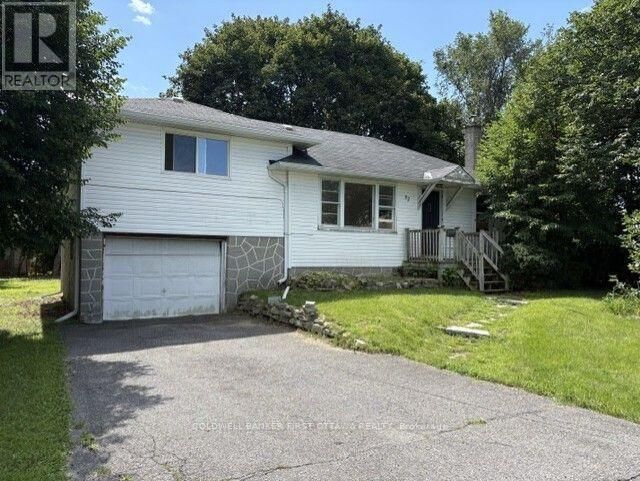 Property Photo:  92 Lotta Avenue  ON K2G 2B7 