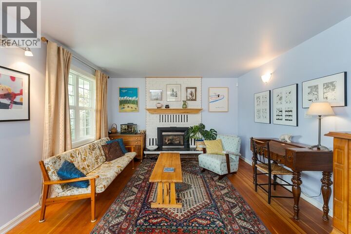 Property Photo: 2212 McBride Crescent BC V2M 1Z7