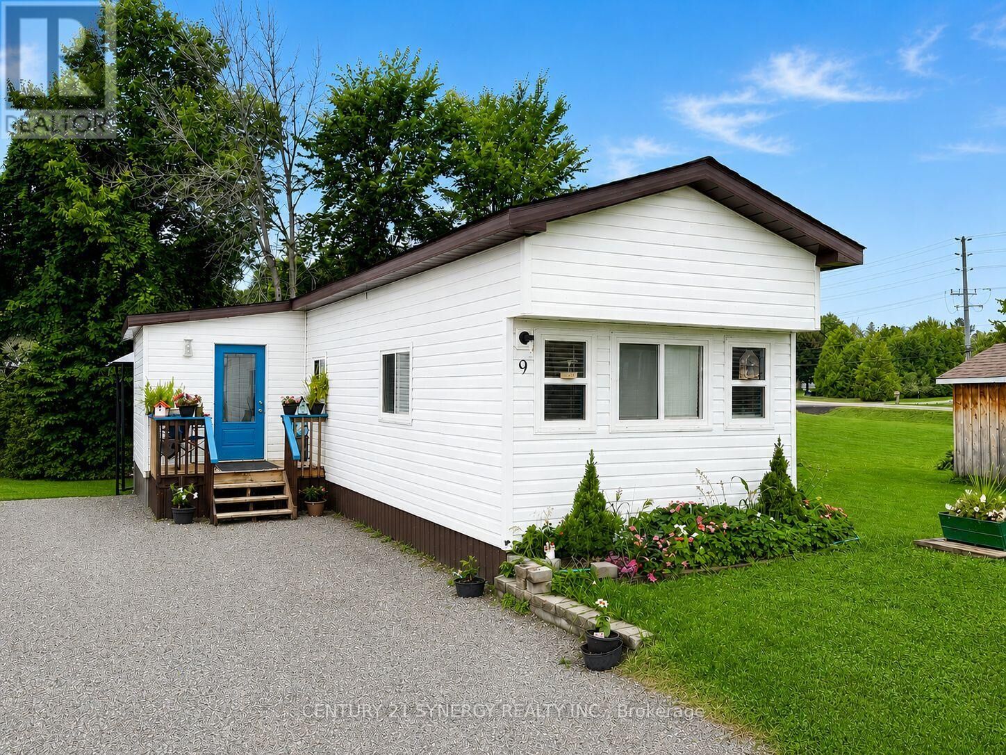 Property Photo:  9 Echo Drive  ON K7A 0J5 
