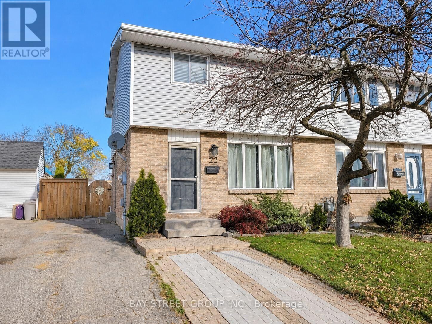Property Photo:  22 Rosamond Crescent  ON N6E 2M8 