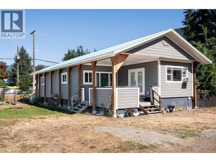 Property Photo:  1204 Maplewood Street 2  BC V0E 2S0 