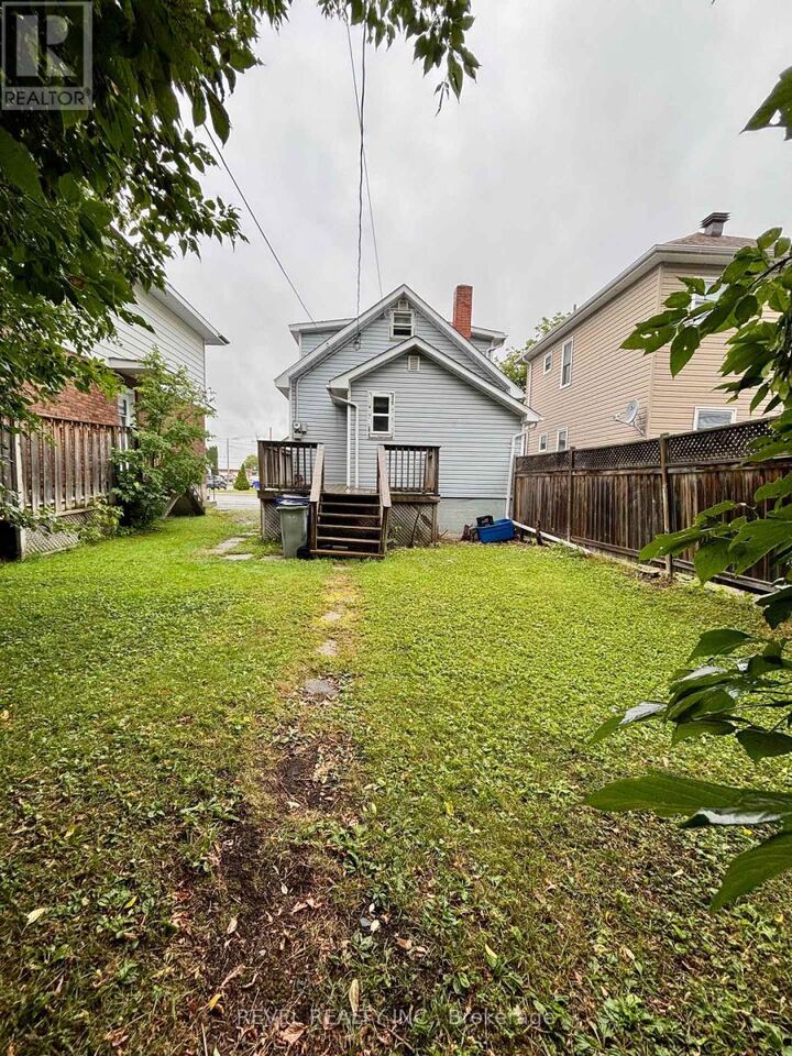 Property Photo: 362 Tamarack Street ON P4N 6R4