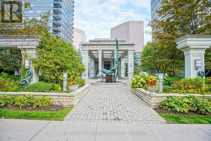 Property Photo:  25 Greenview Avenue 828  ON M2M 0A5 
