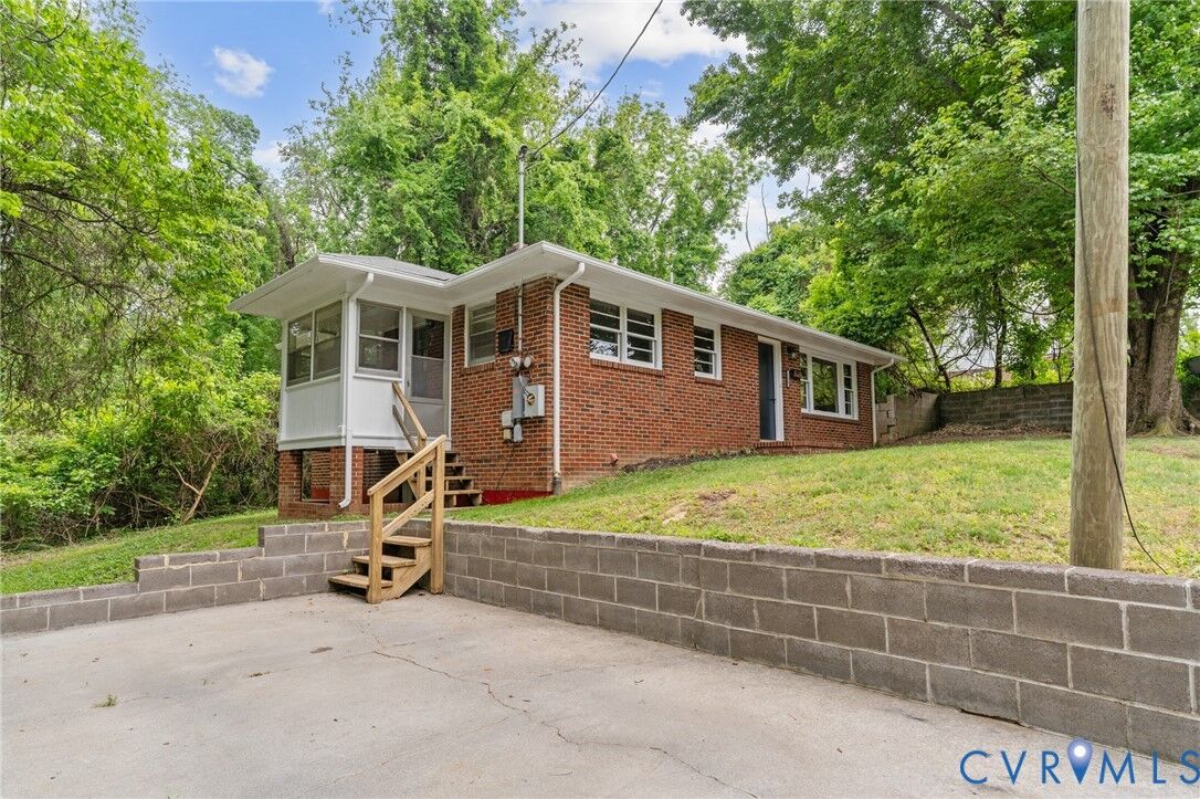 Property Photo:  108 Vaughan Street  VA 23901 
