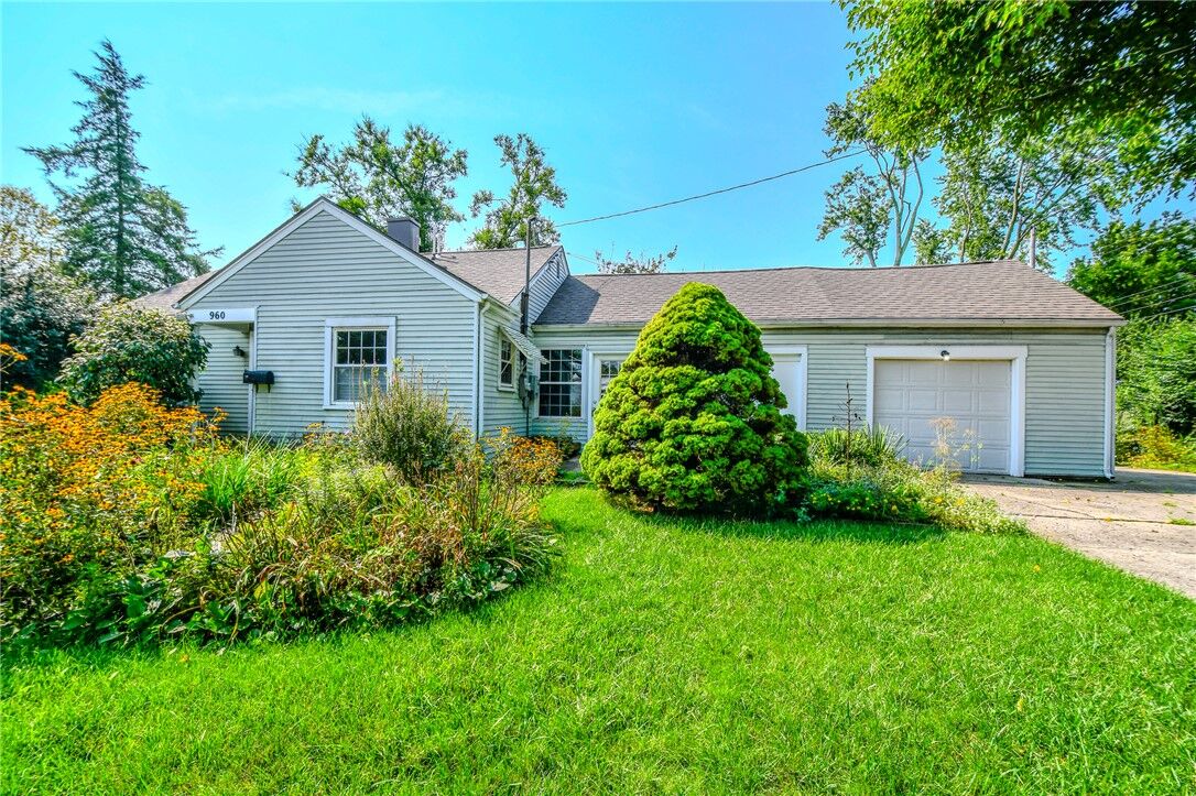 Property Photo: 960 East Drive OH 45419