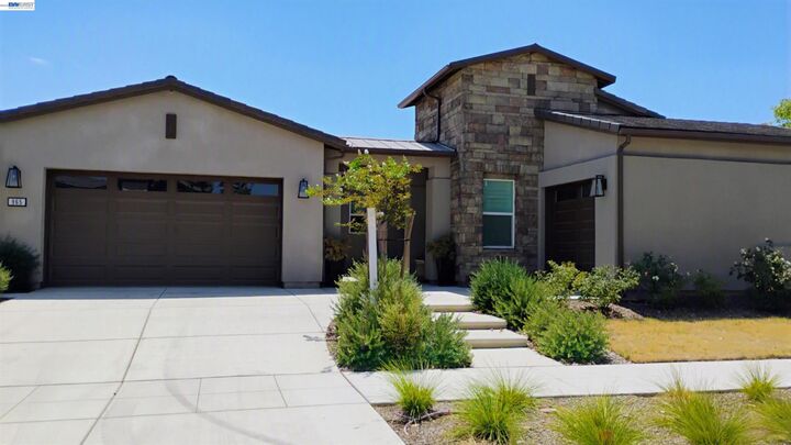 Property Photo:  965 Beaver Pond Loop  CA 93636 