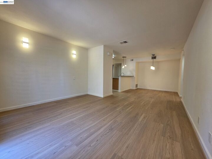 Property Photo: 287 E Warren Ave CA 94539