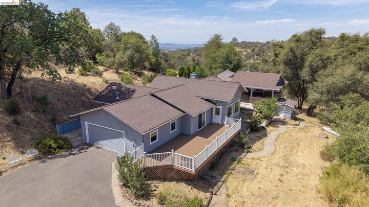 Property Photo: 17910 Dolores Ln CA 95370