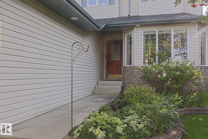 Property Photo: 12 Ldouziech Close AB T8N 6G9