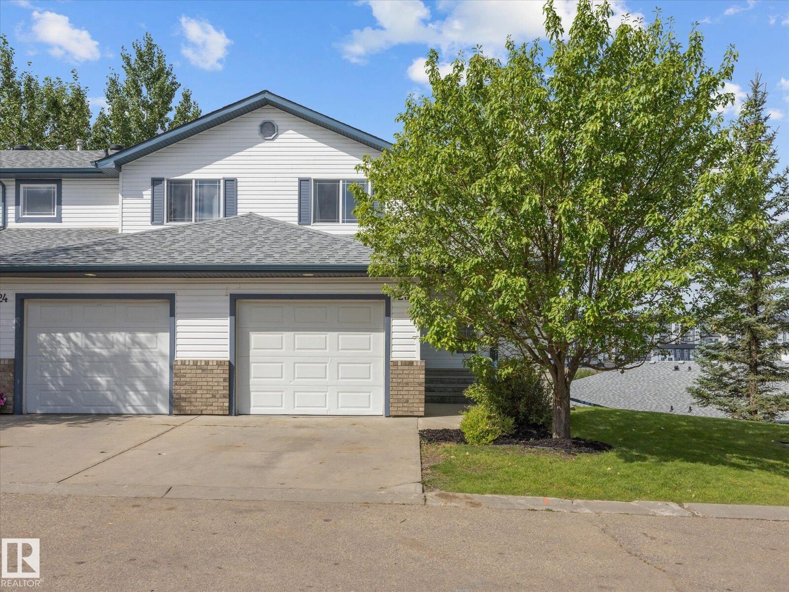 Property Photo: 450 Hyndman Crescent NW 23 AB T5A 0E2