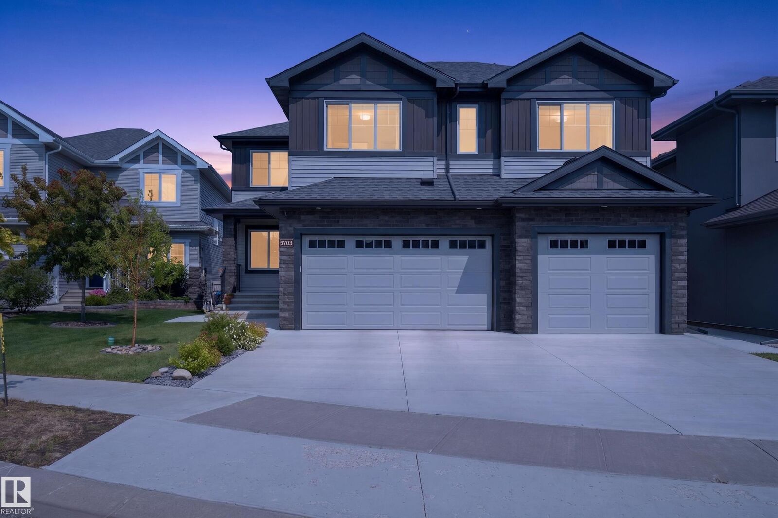 Property Photo:  4703 41 Street  AB T4X 2A8 