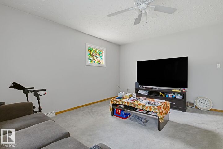 Property Photo:  9716 162 St NW Edmonton NW  AB T5P 2K9 