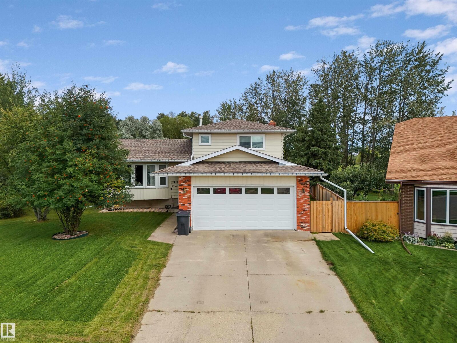 Property Photo: 5403 43 Avenue AB T7A 1K5