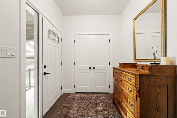 Property Photo:  3722 Kidd Crescent SW  AB T6W 2R1 