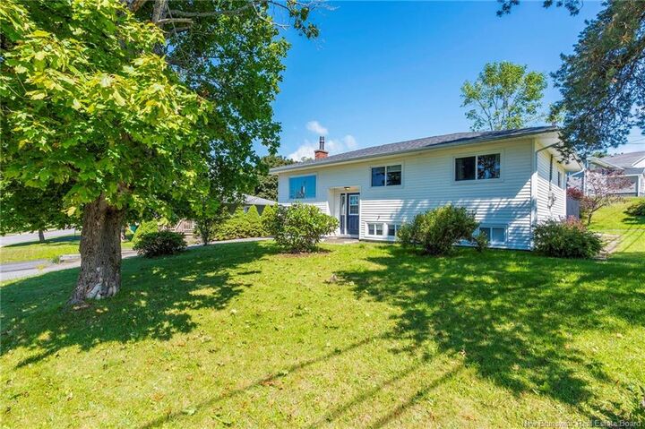 Property Photo:  50 Glengarry Drive  NB E2J 2Y5 