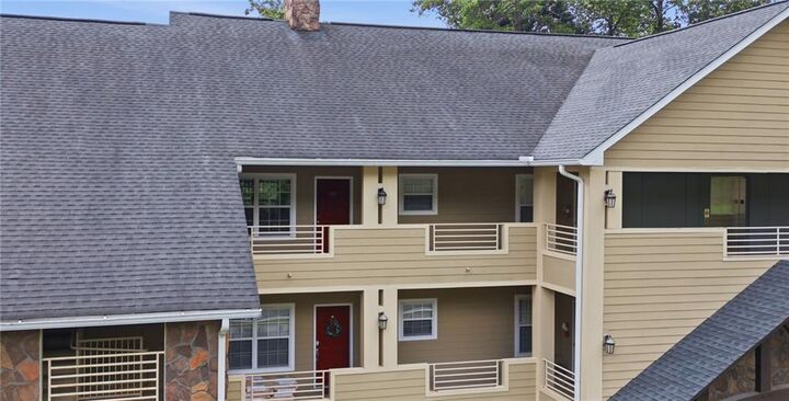 Property Photo: 92 Gleneagle Court 302B GA 30525
