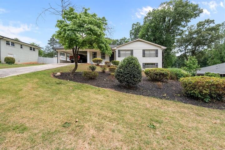 Property Photo:  1083 Amelia Drive SW  GA 30060 