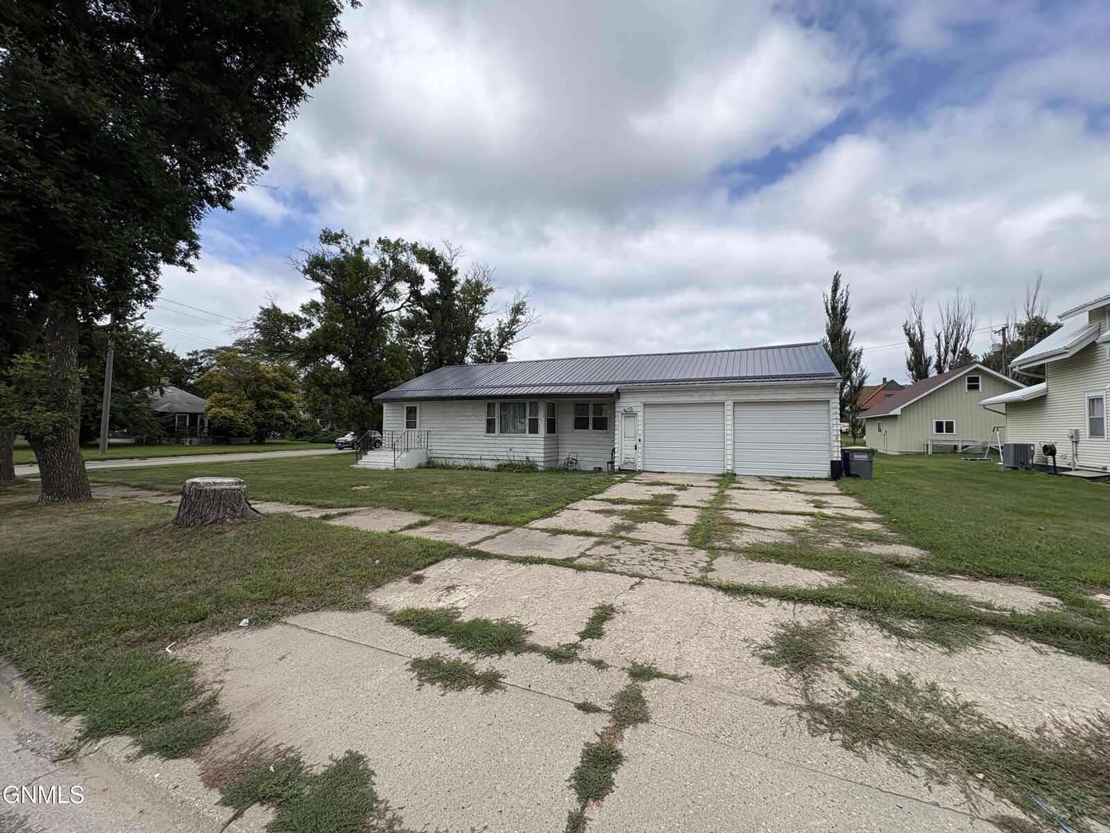 Property Photo:  51 2nd Street N  ND 58436 