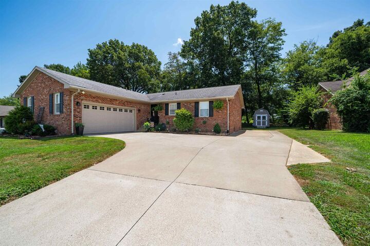 Property Photo: 3940 S Bordeaux Loop KY 42303