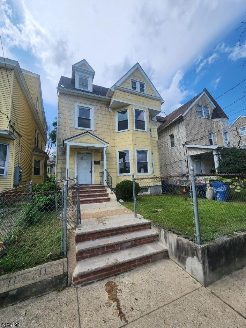 Property Photo: 638 E 25th St NJ 07504