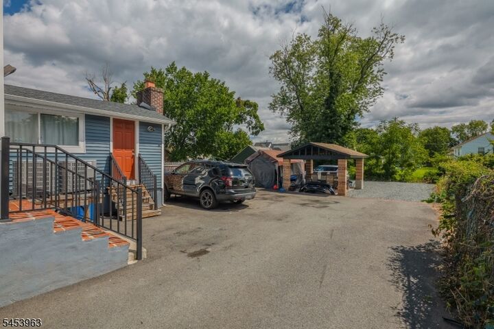 Property Photo:  1126 E 2nd St  NJ 07062 
