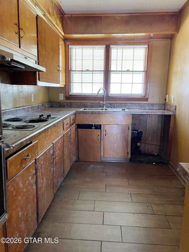 Property Photo: 537 Cypress Street MS 39702