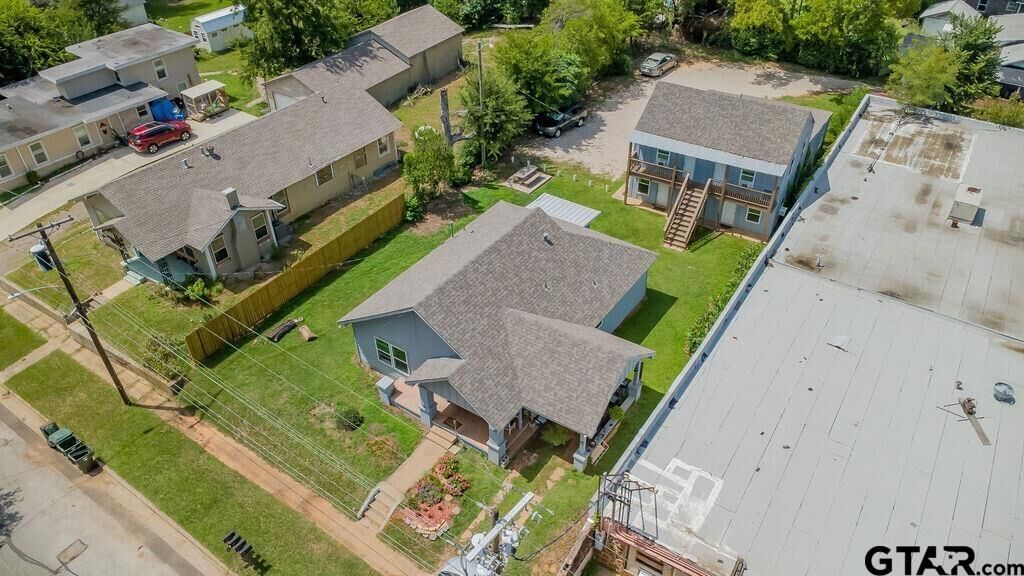 Property Photo:  1502 E Earle Street  TX 75702 