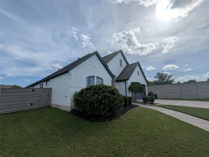 Property Photo:  4402 Stone Ridge Lane  TX 77578 