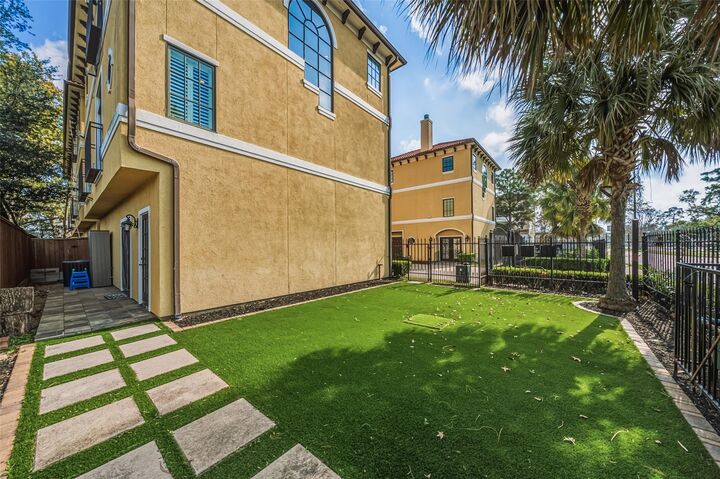 Property Photo:  1302 Antoine Drive A  TX 77055 