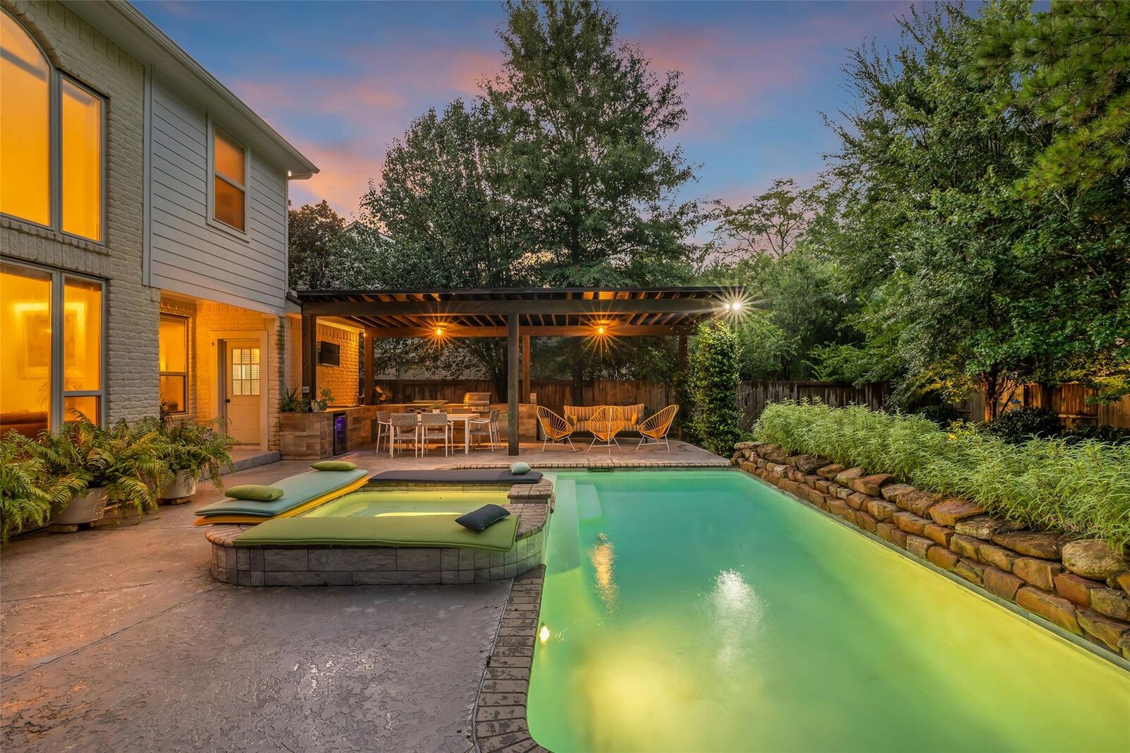 Property Photo:  2 Glistening Pond Place  TX 77382 
