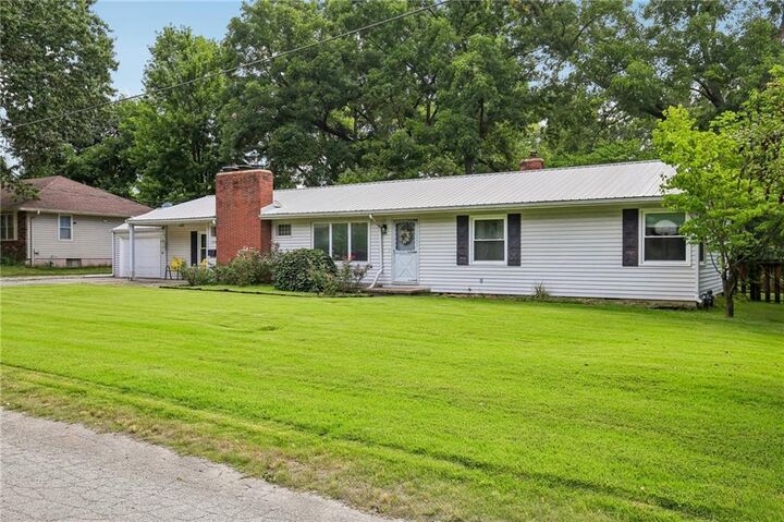 Property Photo: 104 N 6th Street MO 64735