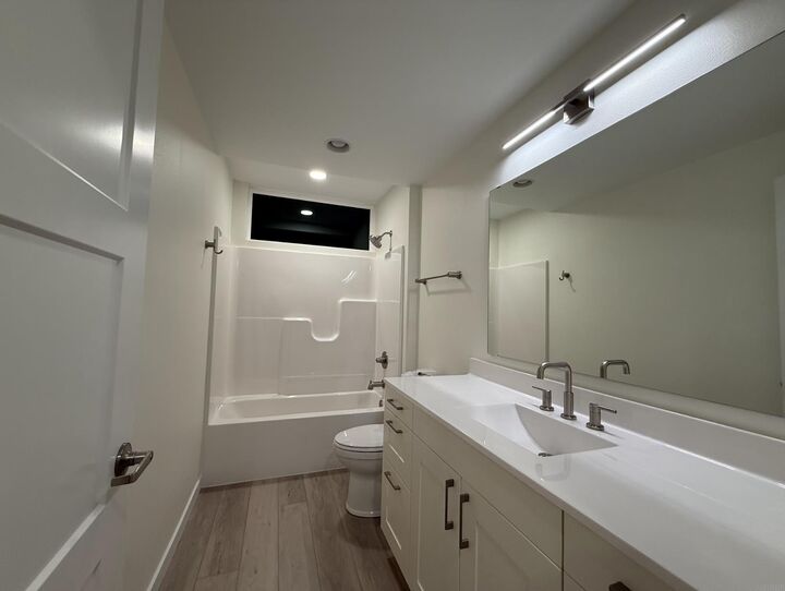 Property Photo:  4015 Cedar Heights Drive 5  IA 50613 