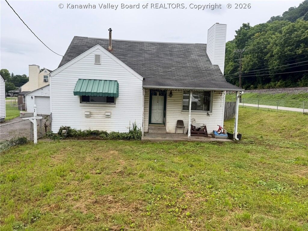 Property Photo: 1 Cloverleaf Circle WV 25306