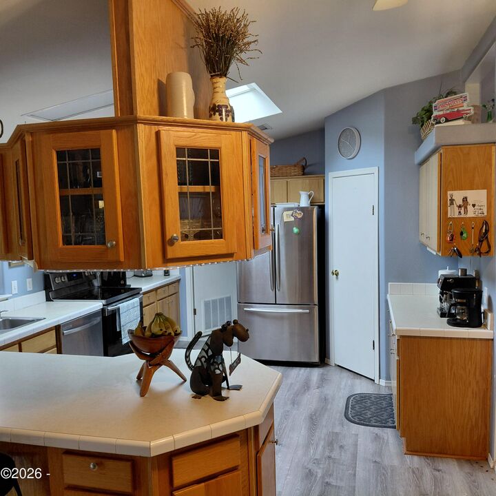 Property Photo: 8650 Doughty Road OR 97107