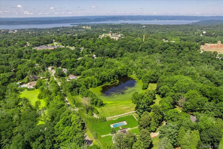 Property Photo:  83 Somerstown Road  NY 10562 