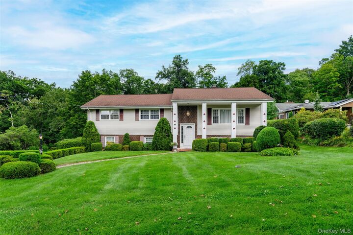 Property Photo:  8 Pinewood Sherman, Ct Shores  CT 06784 