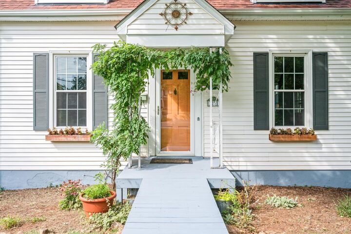 Property Photo:  1231 Oakwood Street  VA 24523 