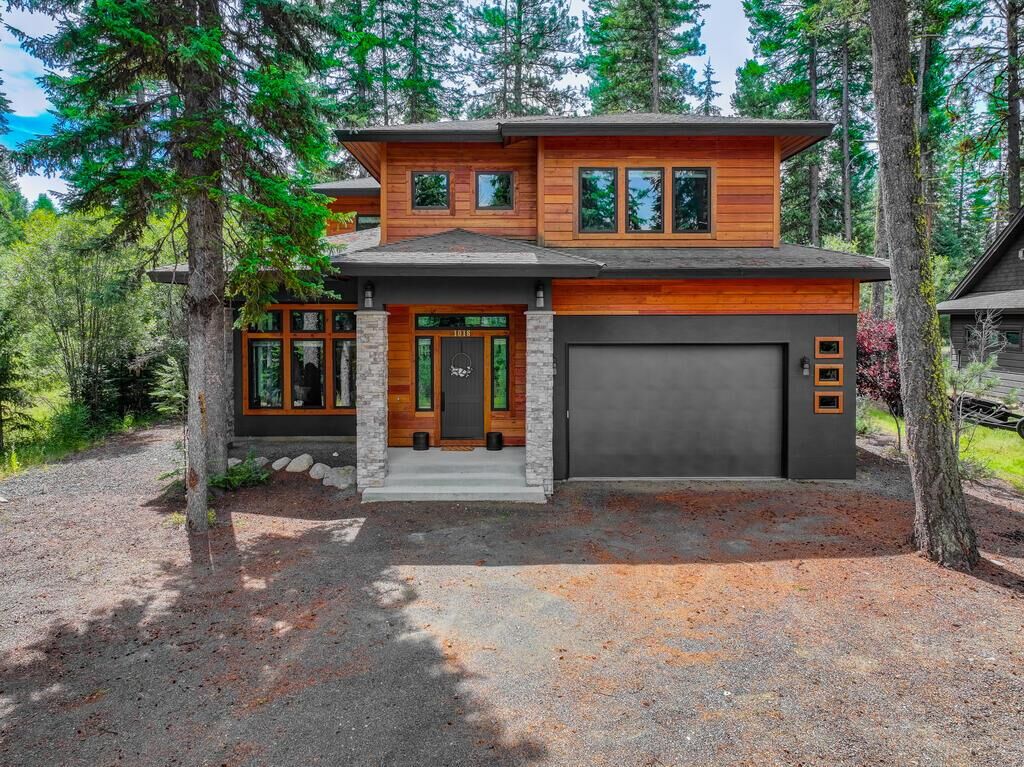 Property Photo:  1016 Violet Way  ID 83638 