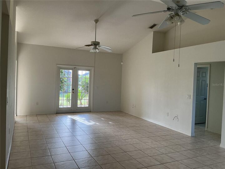 Property Photo: 2700 S Biscayne Drive FL 34287