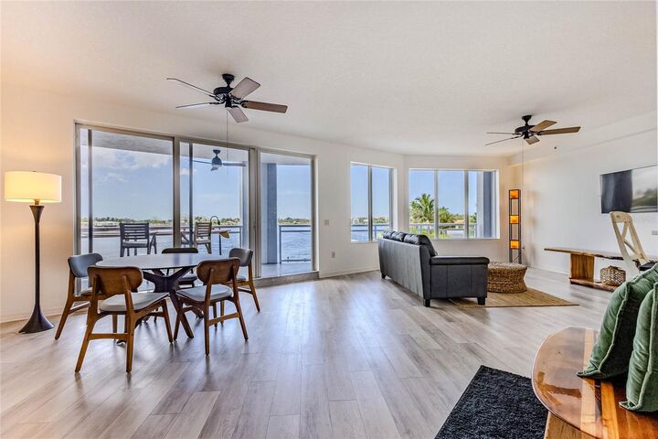 Property Photo: 516 Tamiami Trail S 306 FL 34275